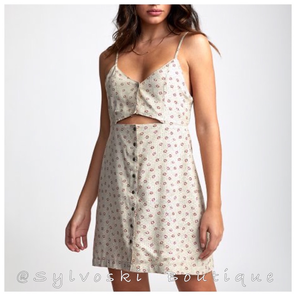 🔥RVCAOff-White Cutout Button-Front Riley NWT - Picture 8 of 11